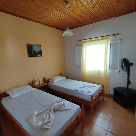 House Giannis Haikos Two Minutes Walk To The Beach Peroulia Holiday home