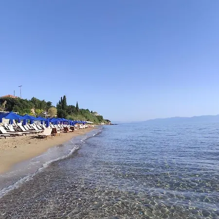 Dom wakacyjny House Giannis Haikos Two Minutes Walk To The Peroulia Kómboi
