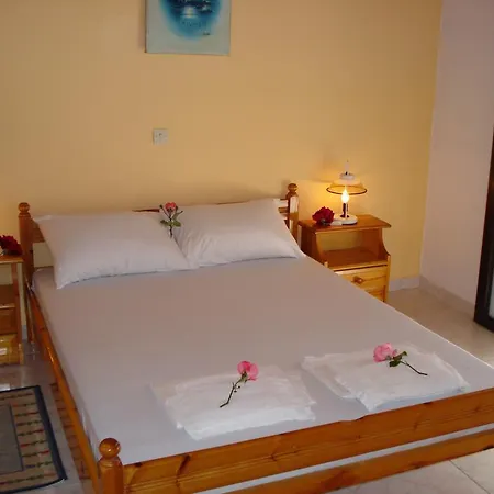 House Giannis Haikos Two Minutes Walk To The Beach Peroulia Holiday home Kompoi
