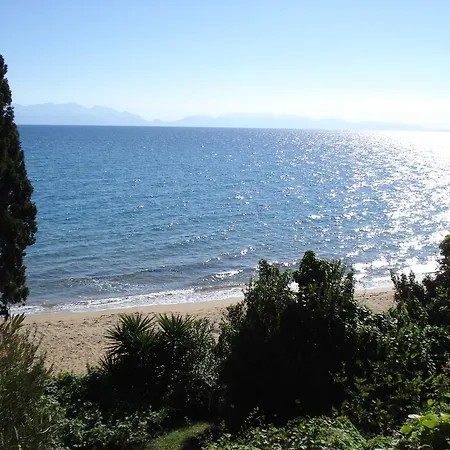 House Giannis Haikos Two Minutes Walk To The Beach Peroulia Holiday home Kompoi